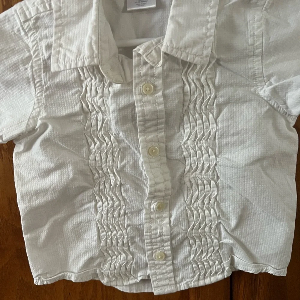 Boys 6-12 month GAP Dress Shirts